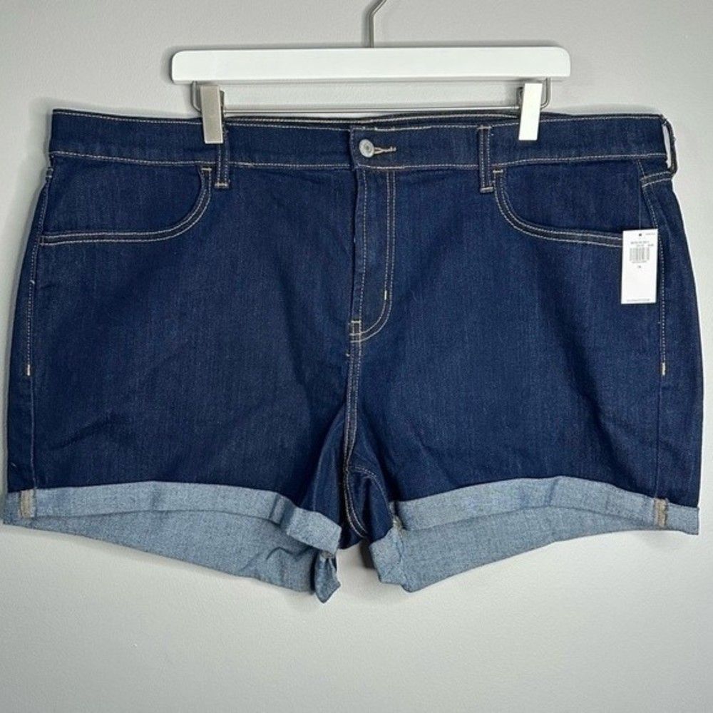 NWT Old Navy Women’s Size 18 Mid Rise Dark Denim jean Shorts rolled hem 146B5